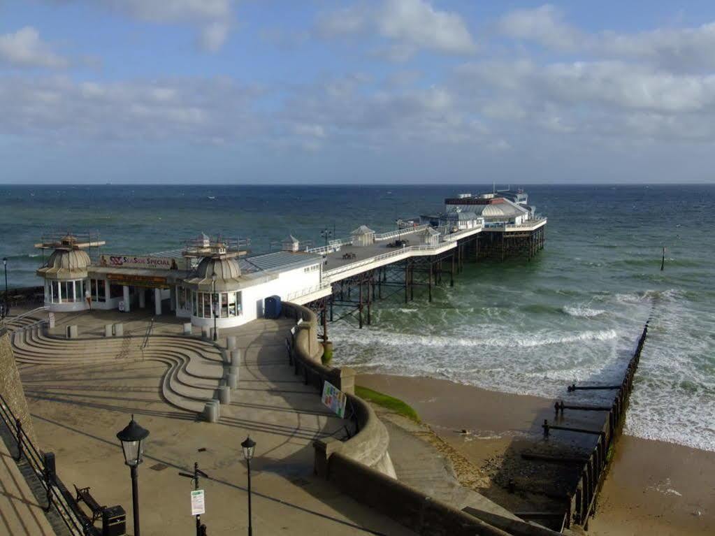 Hotel De Paris Cromer Exterior photo